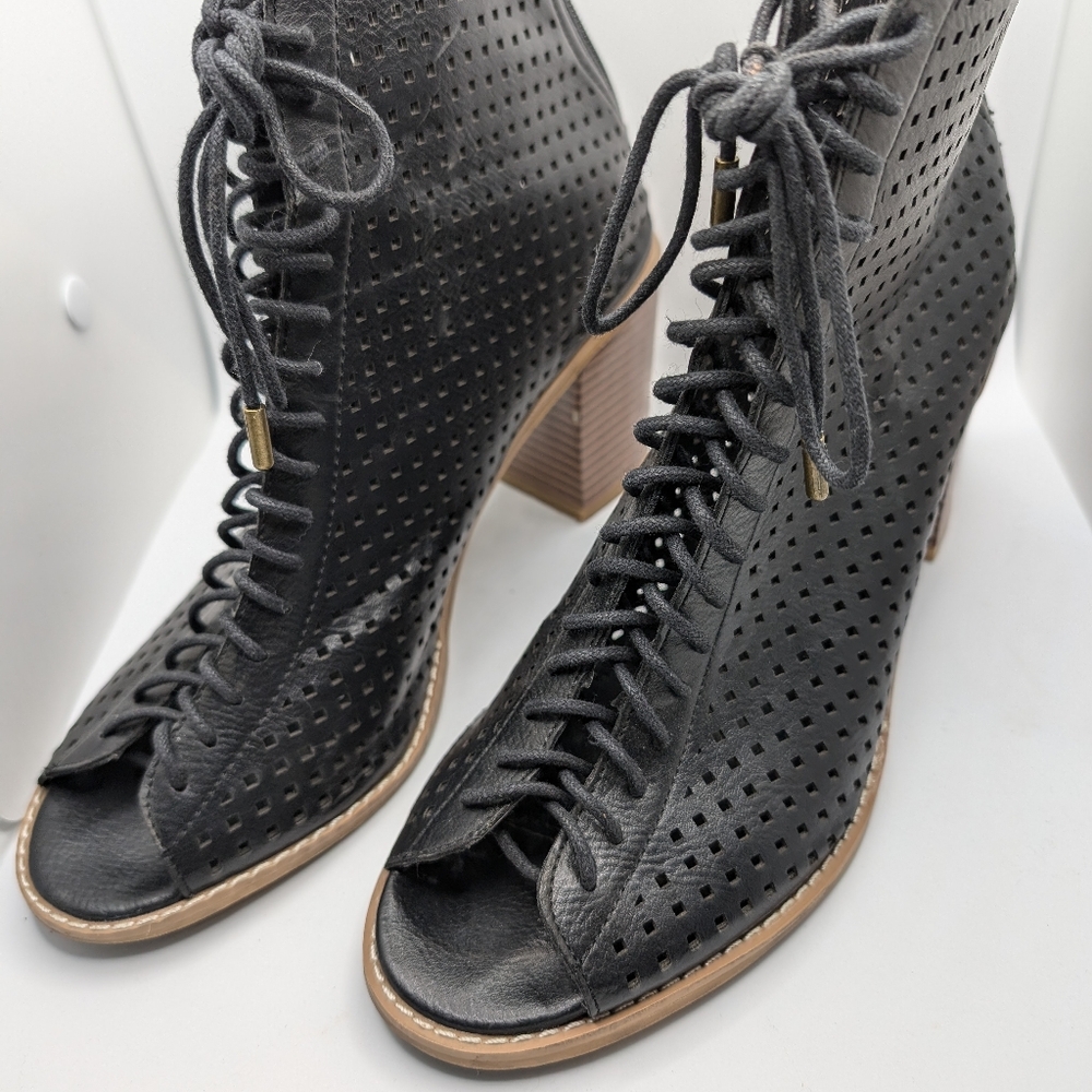 Forever 21 Black lace up booties sz 9 - Picture 6 of 9